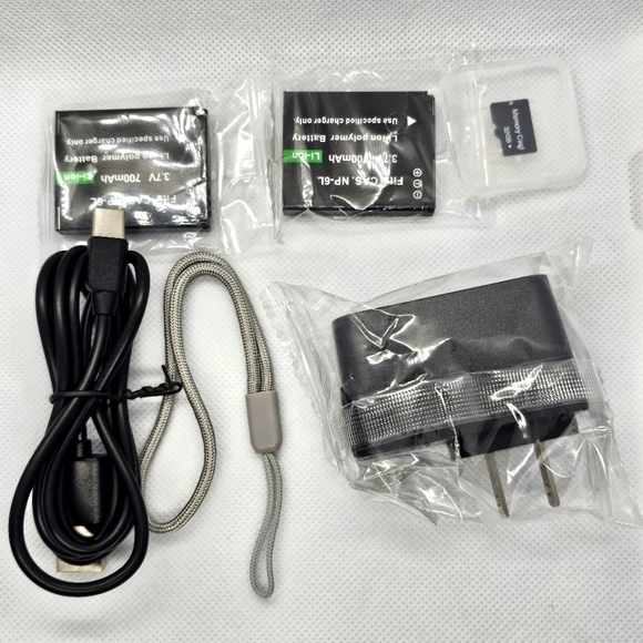 NIB Digital Camera with Video and Webcam Functions - Picture 4 of 9